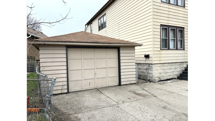 1707 W Burnham St Milwaukee, WI 53204 by Shorewest Realtors $164,900