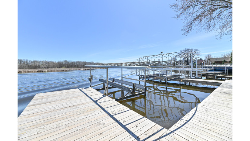 5725 E Peninsula Dr Waterford, WI 53185 by Shorewest Realtors $875,000