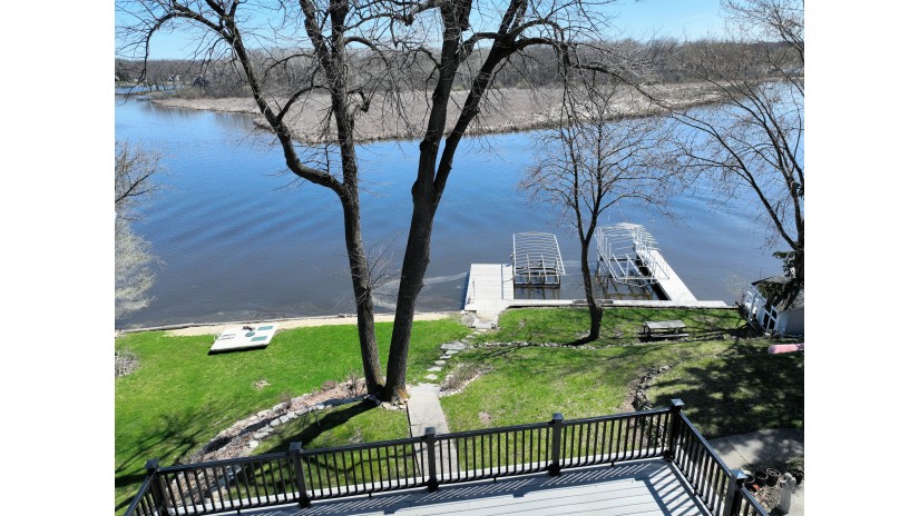 5725 E Peninsula Dr Waterford, WI 53185 by Shorewest Realtors $875,000