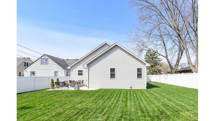 4348 S 46th St Greenfield, WI 53220 by Shorewest Realtors $425,000