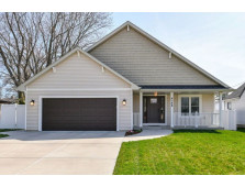 4348 S 46th St, Greenfield, WI 53220