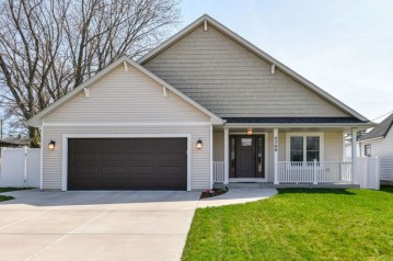 4348 S 46th St, Greenfield, WI 53220