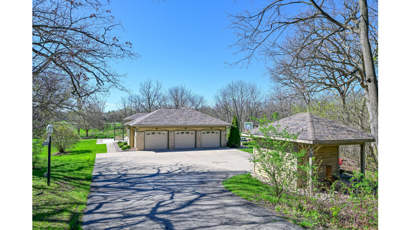 30823 Lawn Dr Waterford, WI 53185 by Shorewest Realtors $629,000