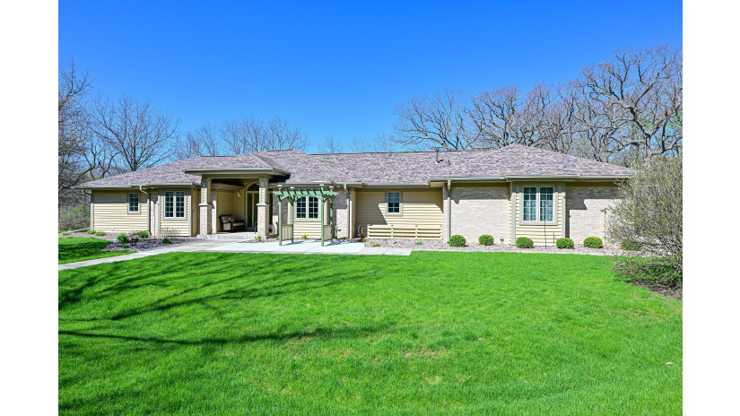 30823 Lawn Dr Waterford, WI 53185 by Shorewest Realtors $629,000