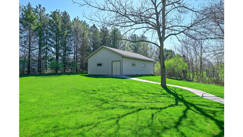 30823 Lawn Dr Waterford, WI 53185 by Shorewest Realtors $629,000