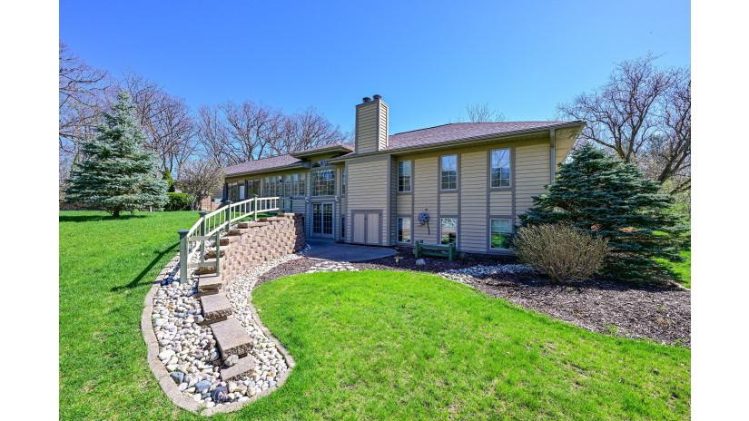 30823 Lawn Dr Waterford, WI 53185 by Shorewest Realtors $629,000