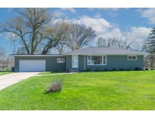 770 Maple Ridge Ln, Brookfield, WI 53045-2826