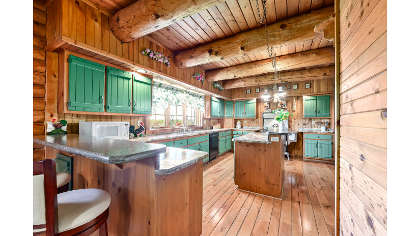 W714 Valley View Rd Spring Prairie, WI 53105 by Shorewest Realtors $1,600,000