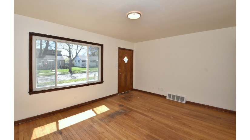 8150 W Herbert Ave Milwaukee, WI 53218 by Shorewest Realtors $139,900