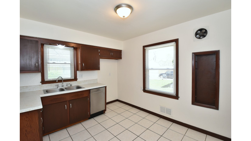 8150 W Herbert Ave Milwaukee, WI 53218 by Shorewest Realtors $139,900