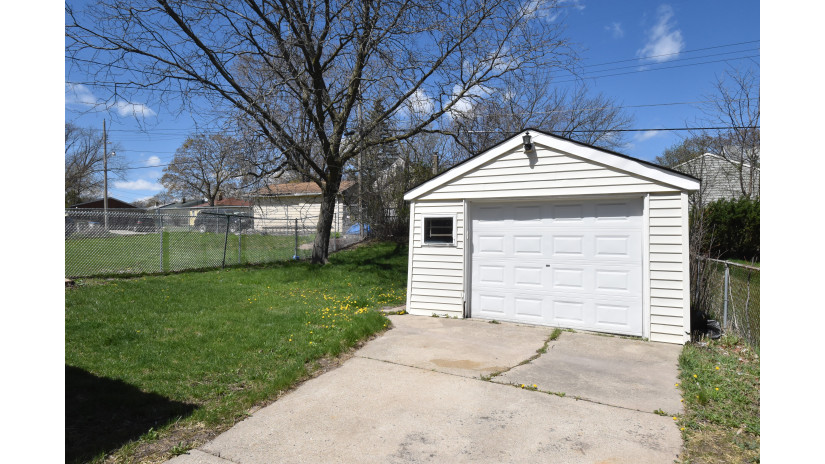 8150 W Herbert Ave Milwaukee, WI 53218 by Shorewest Realtors $139,900