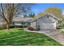 N103W16014 Founders Ln, Germantown, WI 53022-4859