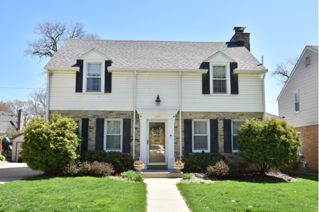 Beautiful Curb Appeal!