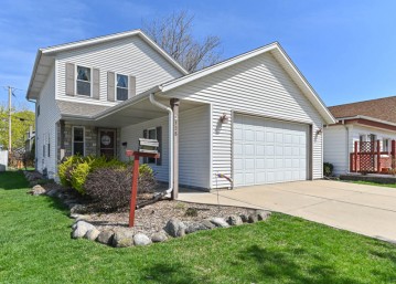 328 Coolidge Ave, Waukesha, WI 53186-6147