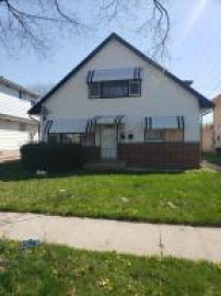 5708 N 97th St 5710, Milwaukee, WI 53225-2504