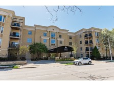 1300 N Prospect Ave 201, Milwaukee, WI 53202-3022