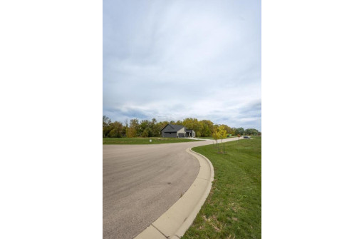 2720 Woodside Drive, Beloit, WI 53511