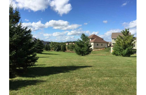 314 Summit Pass, Deerfield, WI 53531