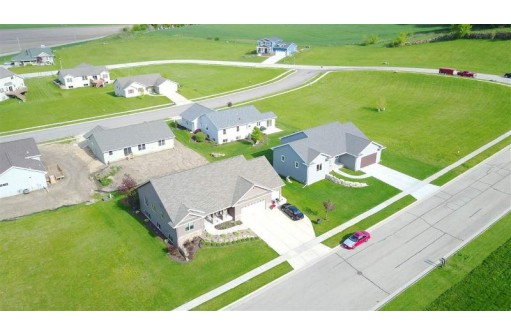 1033 Susan Crest, Black Earth, WI 53515