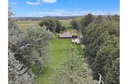 N1948 Dill Road, Browntown, WI 53522