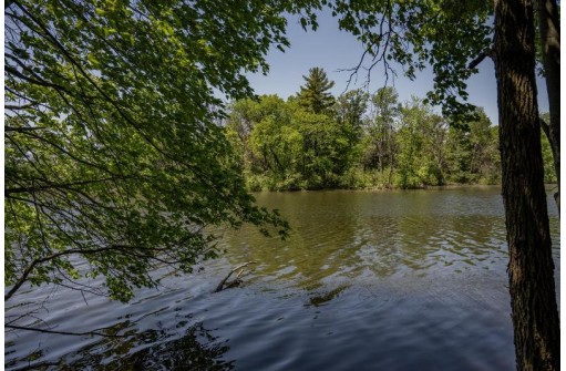 353 Twin Lakes Tr, Nekoosa, WI 54457