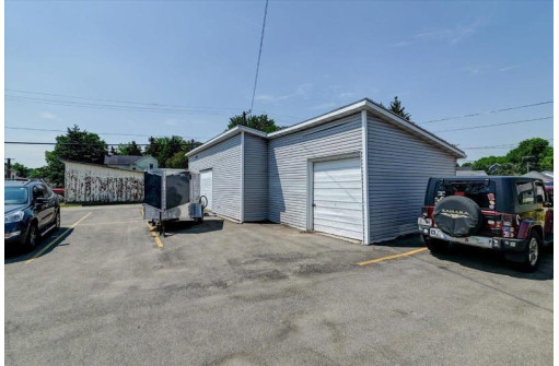 200 W Main Street, Waunakee, WI 53597