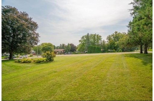 1000 Riverview Drive, Stoughton, WI 53589