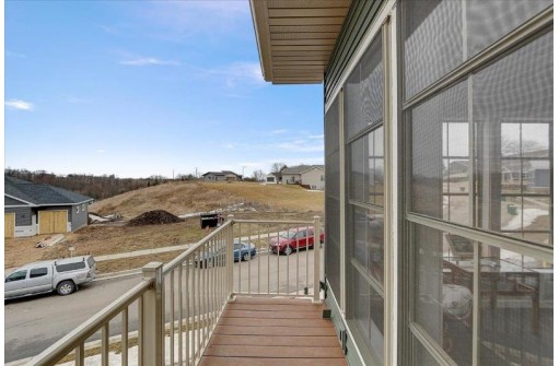 35 Sienna Hills Circle, Mount Horeb, WI 53572