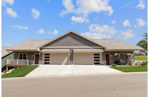 35 Sienna Hills Circle, Mount Horeb, WI 53572