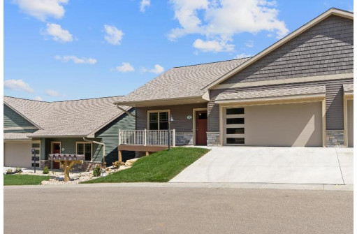 35 Sienna Hills Circle, Mount Horeb, WI 53572