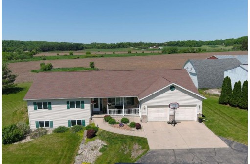 9422 & 9424 County Road Kp, Black Earth, WI 53515