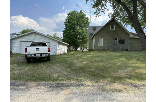 116 E Ormsby Street, Oxford, WI 53952