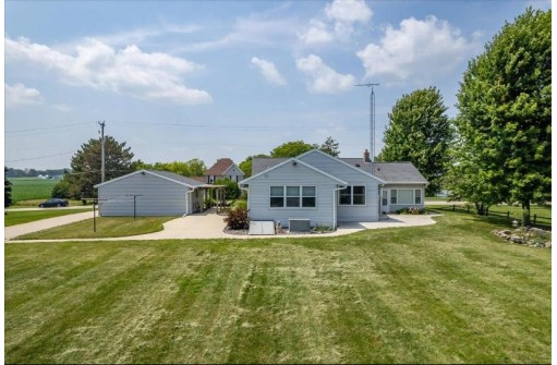 7752 Clinton Road, DeForest, WI 53532