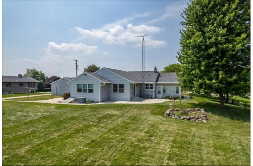 7752 Clinton Road, DeForest, WI 53532