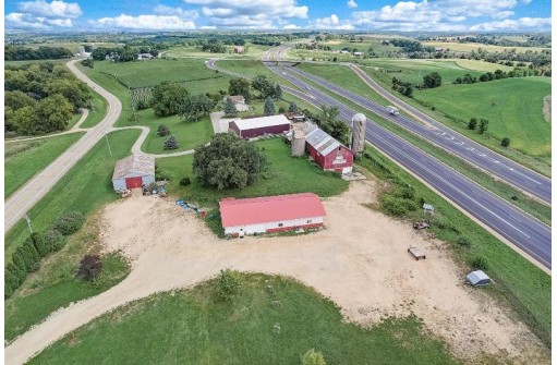 2669 County Road P, Mount Horeb, WI 53572