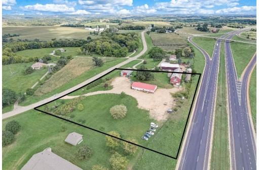 2669 County Road P, Mount Horeb, WI 53572