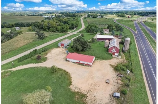 2669 County Road P, Mount Horeb, WI 53572