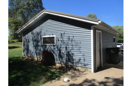 308 State Hwy 58 S, Cazenovia, WI 53924