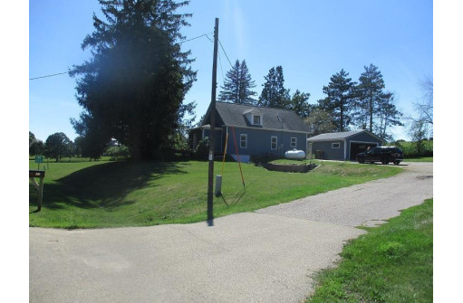 308 State Hwy 58 S, Cazenovia, WI 53924