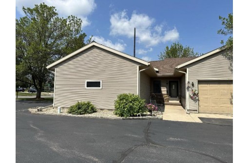 105 White Tail Drive 605, Sun Prairie, WI 53590