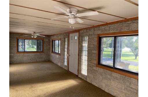 N1124 Golf Road, Prairie Du Sac, WI 53578