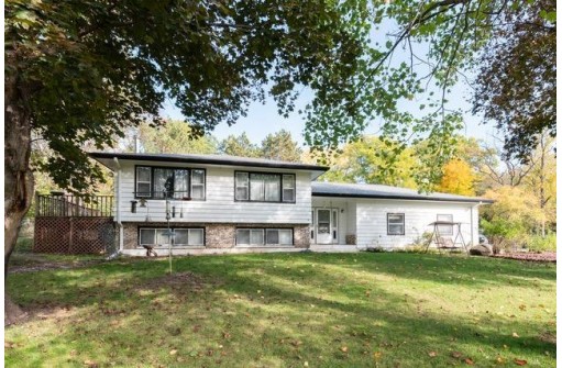 W11290 County Road V, Lodi, WI 53555