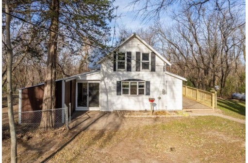 E12916 Neuman Road, Baraboo, WI 53913