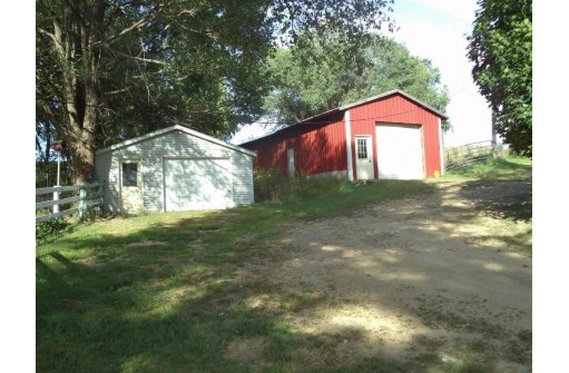 28758 County Road W, Hazel Green, WI 53811