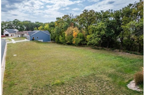 928 Hay Creek Trail, Reedsburg, WI 53959