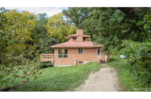 2954 County Road I, Avoca, WI 53506