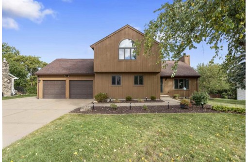 802 Forest View Drive, Verona, WI 53593