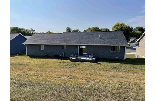 1025 Hay Creek Trail, Reedsburg, WI 53959