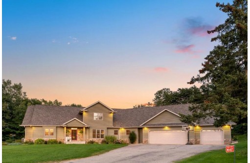 W1407 Seward Circle, Berlin, WI 54923