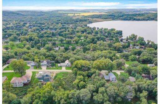 L8 Lakeview Drive, Lodi, WI 53555